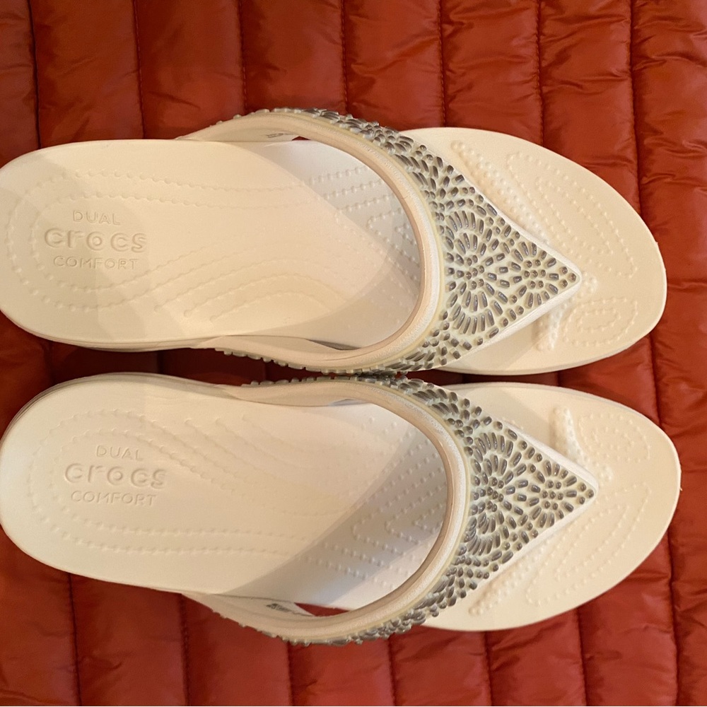 Crocs White Platform Wedge Flip Flops size 7 - Picture 2 of 3
